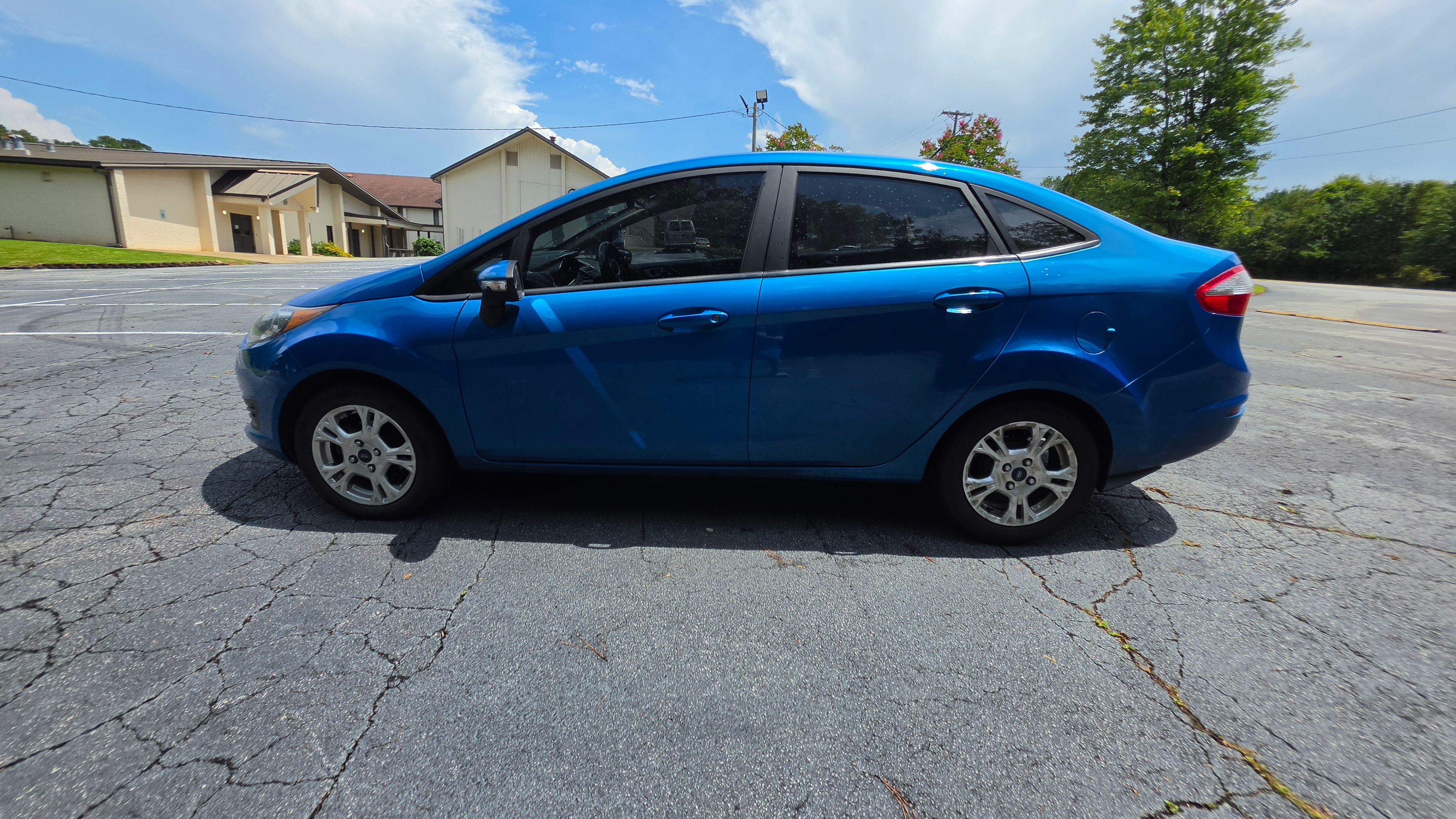 Used 2016 Ford Fiesta SE w/ Cold Weather Package FWD image 1
