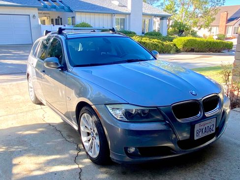 Used 2011 BMW 328i Wagon image 4