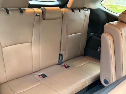 Used 2025 Toyota Highlander Limited AWD/4WD image 14