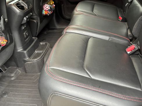 Used 2024 Jeep Wrangler Unlimited Rubicon AWD/4WD image 10