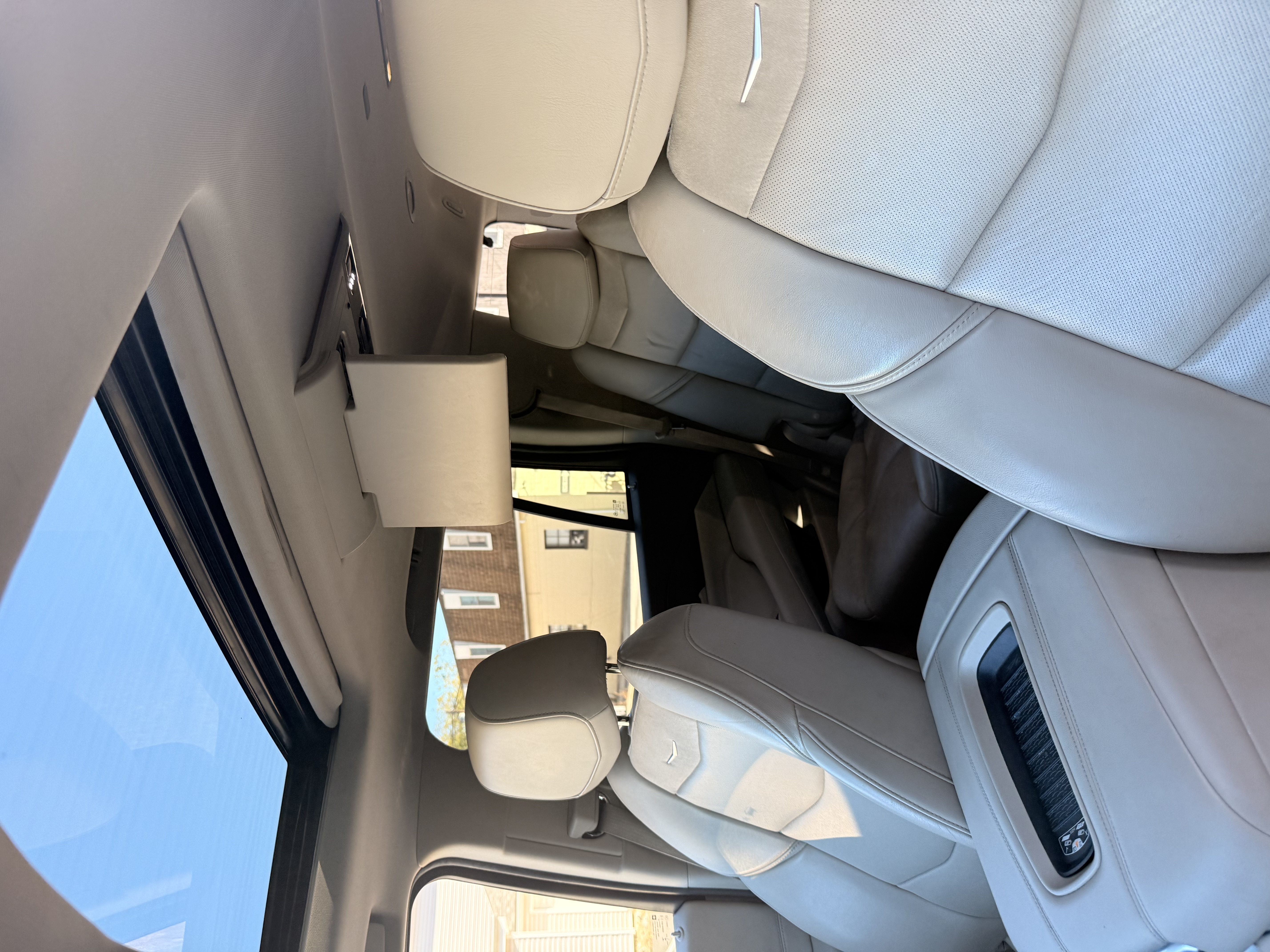 Used 2017 Cadillac Escalade Luxury AWD/4WD image 15