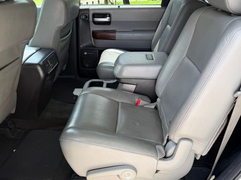 Used 2014 Toyota Sequoia Platinum AWD/4WD image 21