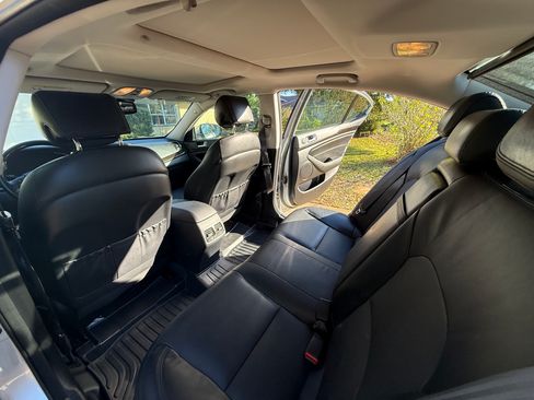 Used 2016 Kia Cadenza Premium w/ Luxury Plus Package image 17