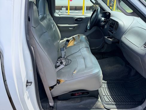 Used 2000 Ford F150 2WD Regular Cab image 8