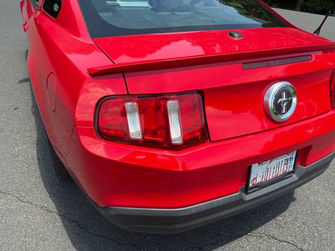 Used 2010 Ford Mustang Coupe RWD image 13
