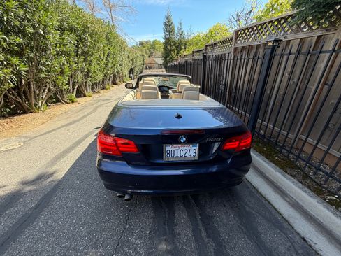 Used 2011 BMW 328i Convertible image 10
