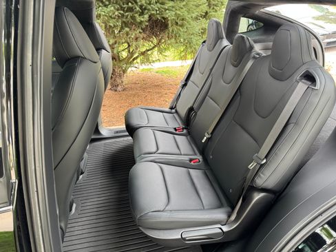 Used 2023 Tesla Model X image 12
