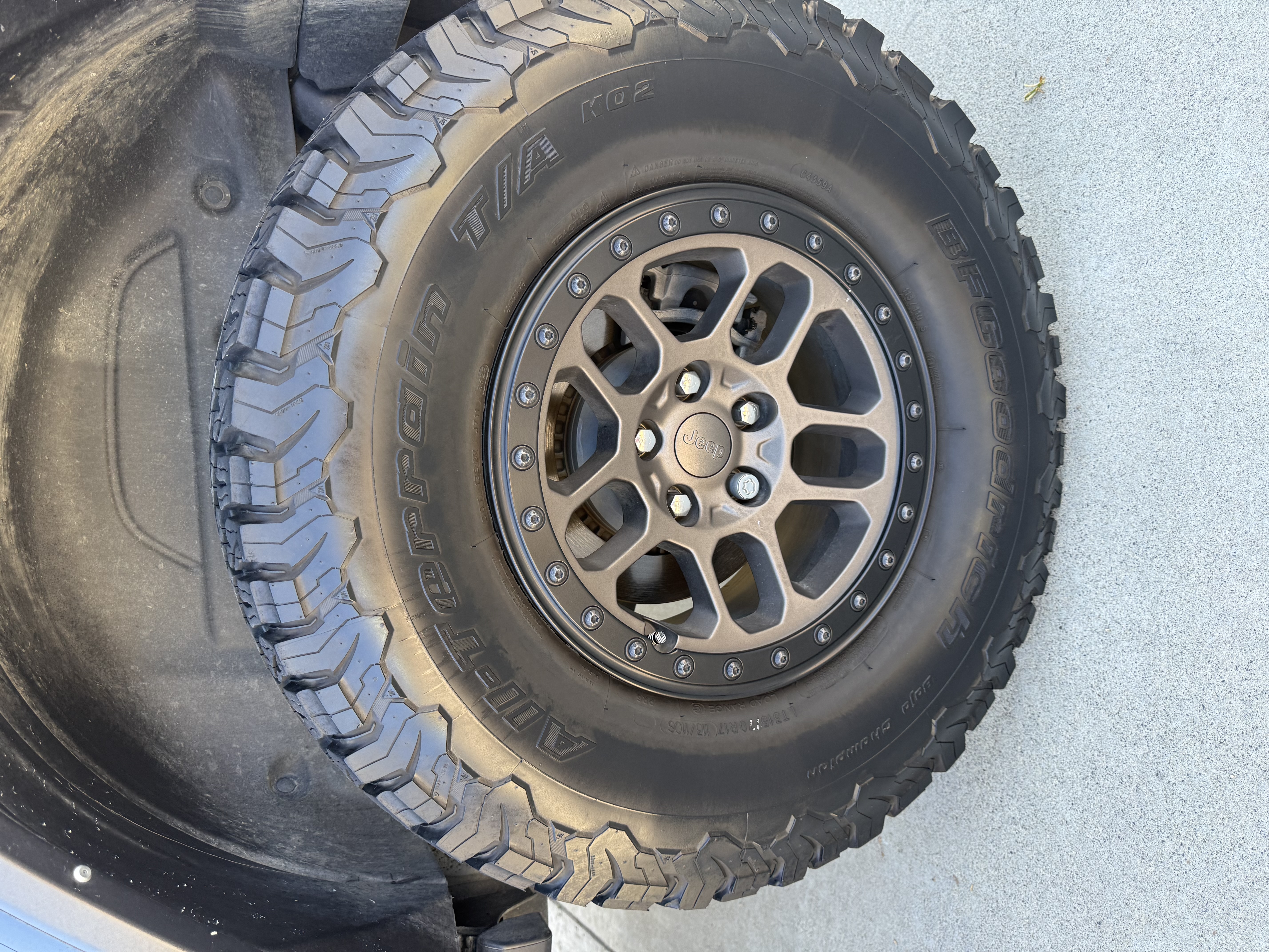 Used 2023 Jeep Wrangler Unlimited Rubicon 392 w/ Xtreme Recon 35" Tire Package AWD/4WD image 5