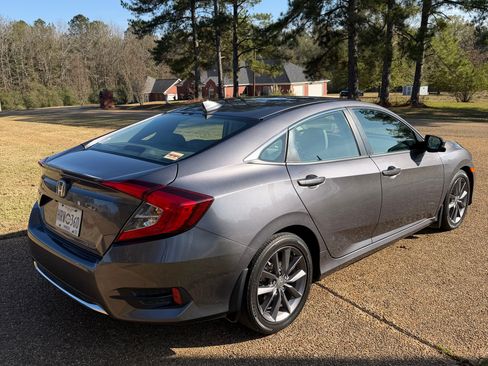 Used 2020 Honda Civic EX-L image 10