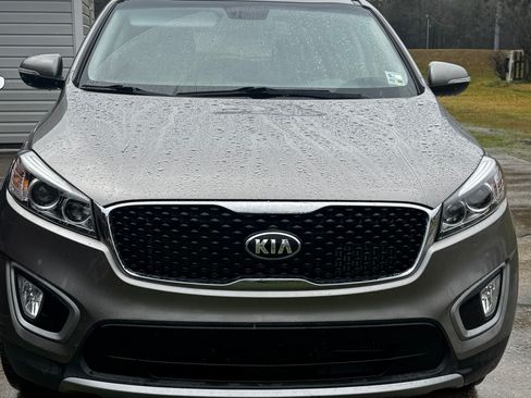 Used 2016 Kia Sorento EX image 1
