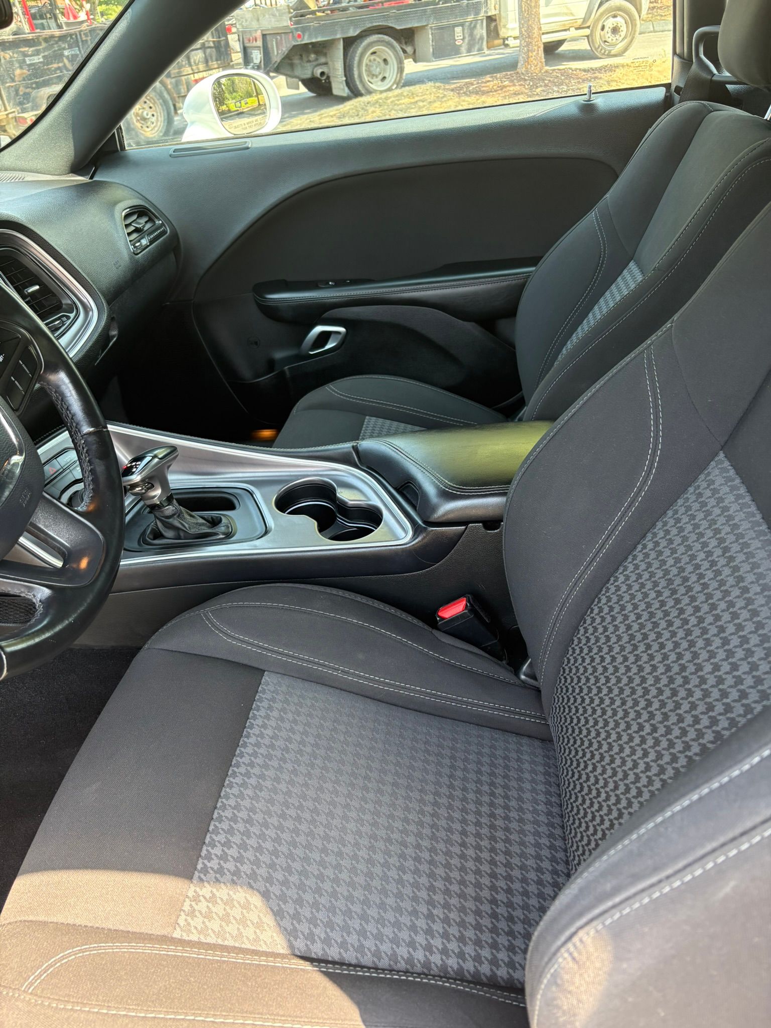 Used 2020 Dodge Challenger SXT RWD image 17