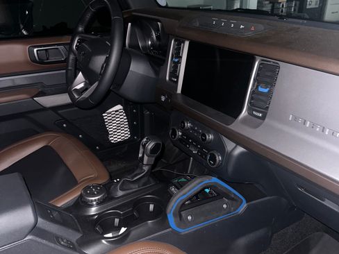 Used 2023 Ford Bronco Outer Banks w/ Sasquatch Package image 11