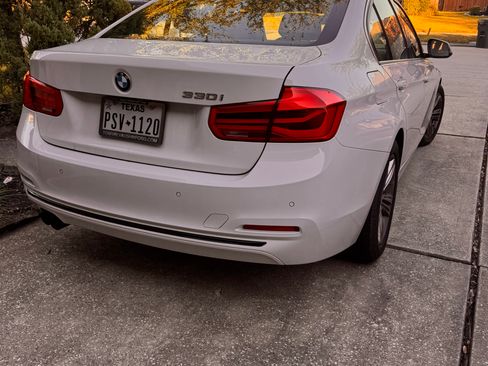 Used 2017 BMW 330i Sedan image 1