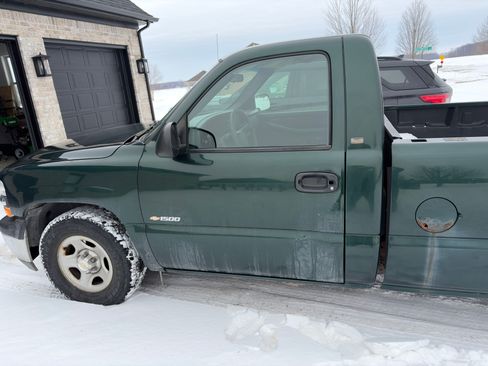 Used 2002 Chevrolet Silverado 1500 2WD Regular Cab w/ Heavy Duty Suspension Pkg image 5