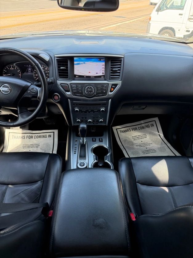 Used 2019 Nissan Pathfinder SL AWD/4WD image 10