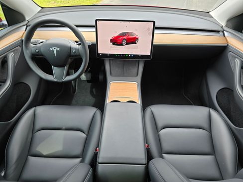 Used 2023 Tesla Model Y AWD image 22