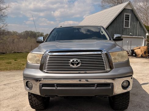 Used 2011 Toyota Tundra Limited w/ Platinum Pkg image 16