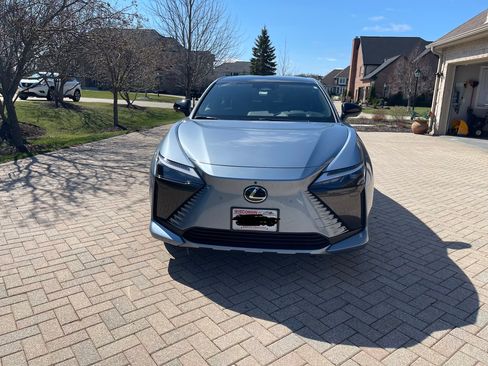 Used 2024 Lexus RZ 450e Premium w/ Accessory Package (2T) image 8