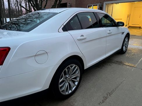 Used 2014 Ford Taurus Limited image 2