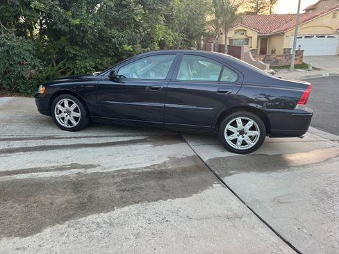 Used 2006 Volvo S60 2.5T FWD image 2