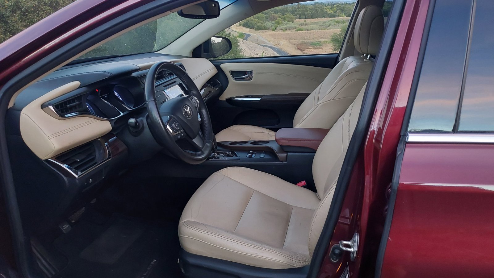 Used 2013 Toyota Avalon XLE Premium FWD image 13