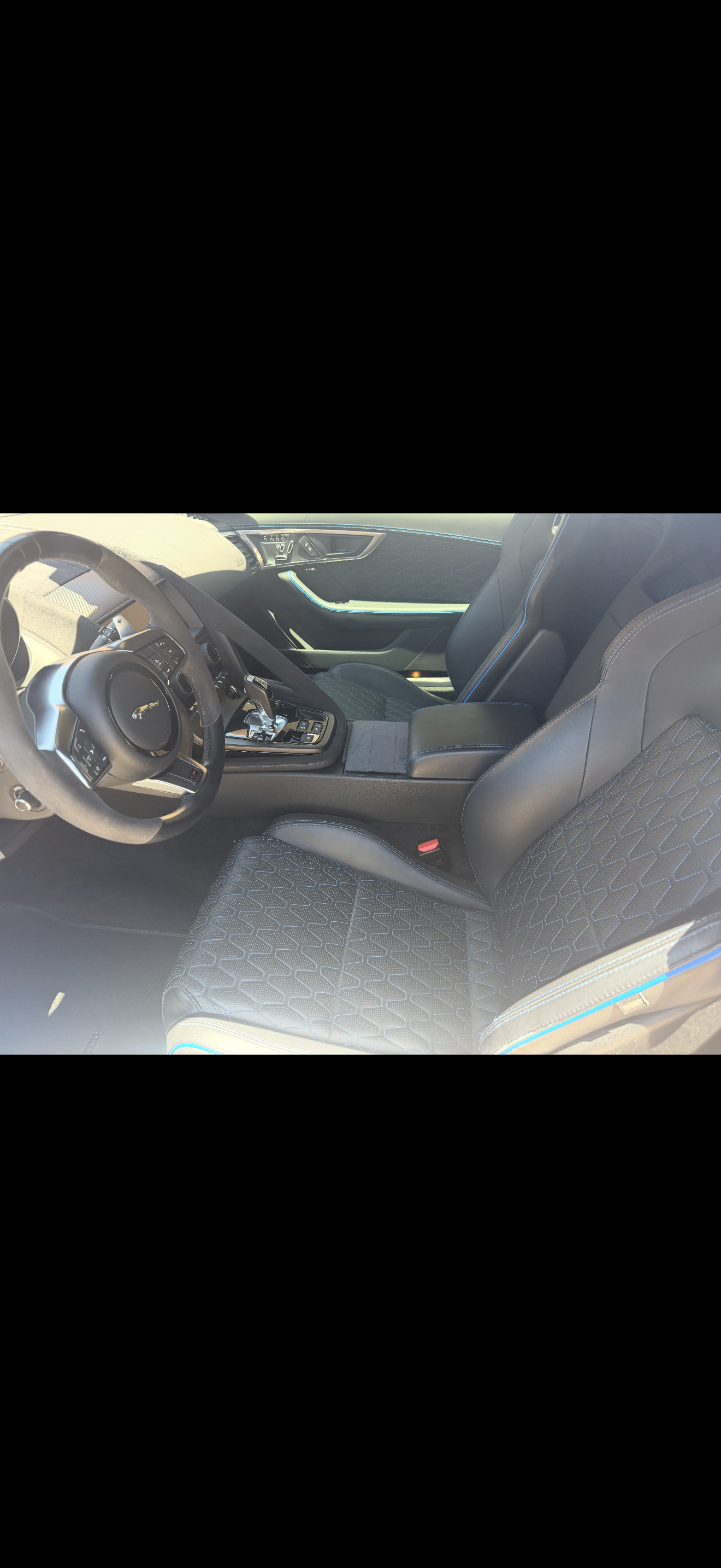 Used 2019 Jaguar F-TYPE SVR AWD/4WD image 6