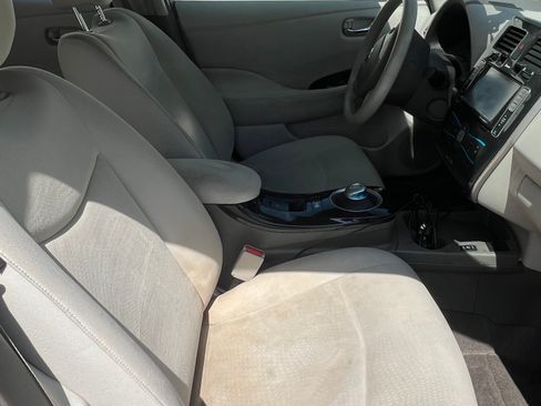 Used 2012 Nissan Leaf SL FWD image 8