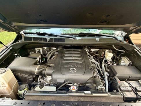 Used 2020 Toyota Tundra SR5 w/ TRD Off-Road Package AWD/4WD image 25