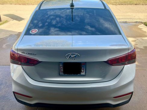 Used 2022 Hyundai Accent FWD image 4