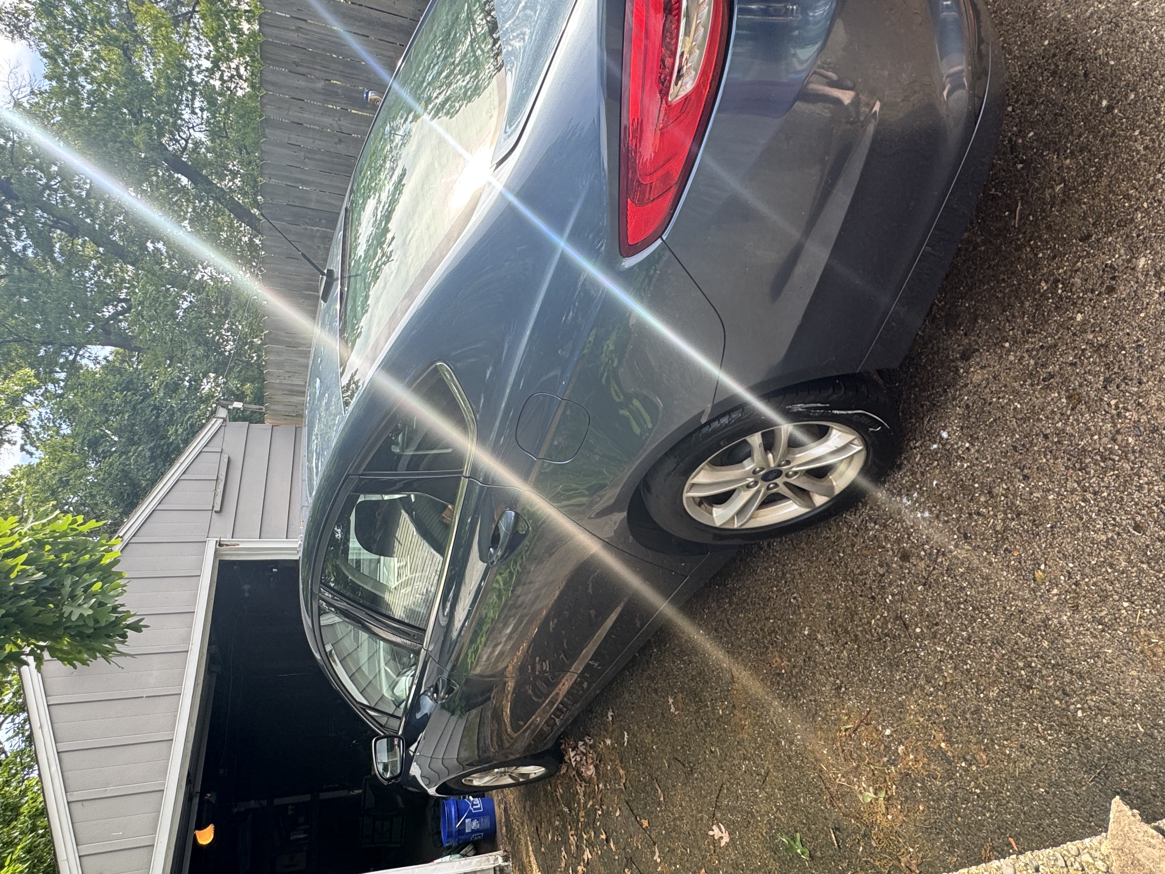 Used 2018 Ford Fusion SE w/ Fusion SE Technology Package FWD image 6