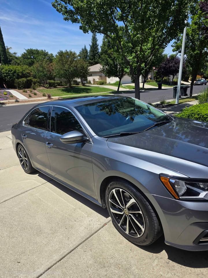 Used 2018 Volkswagen Passat 2.0T SE FWD image 4