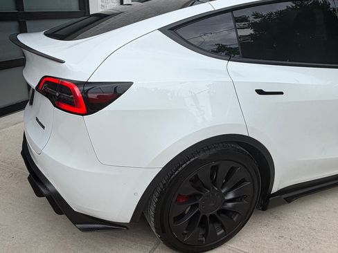Used 2021 Tesla Model Y Performance AWD/4WD image 6
