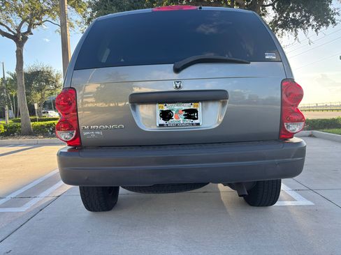 Used 2005 Dodge Durango SXT image 6