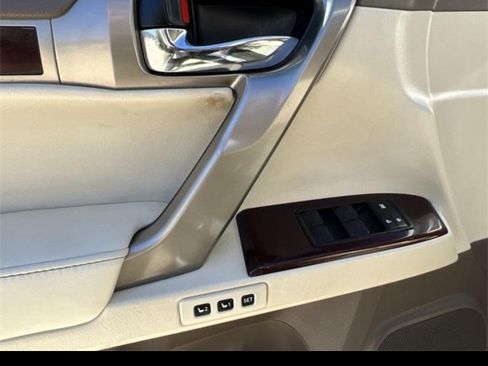 Used 2017 Lexus GX 460 Premium w/ Premium Package image 15