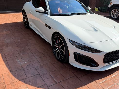 Used 2023 Jaguar F-TYPE R image 8
