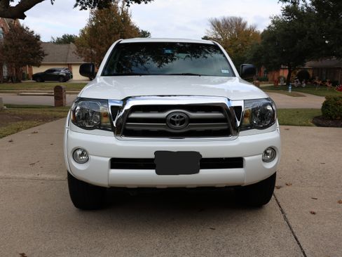 Used 2010 Toyota Tacoma PreRunner image 6