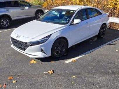 Used 2023 Hyundai Elantra Blue