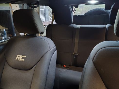 Used 2015 Jeep Wrangler Unlimited Sport image 6