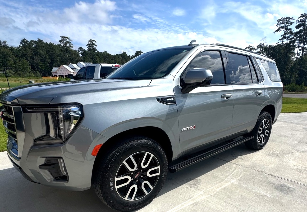 Used 2024 GMC Yukon AT4 w/ AT4 Premium Package AWD/4WD image 2