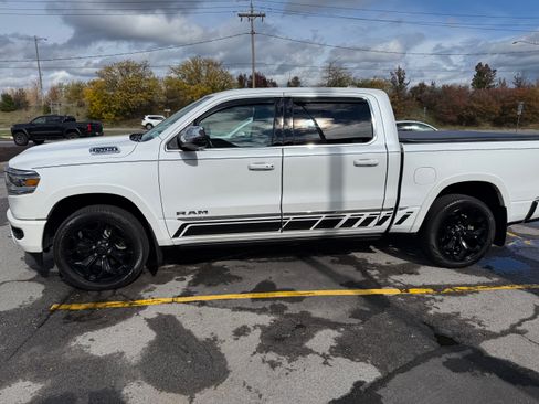 Used 2024 RAM 1500 Limited AWD/4WD image 1