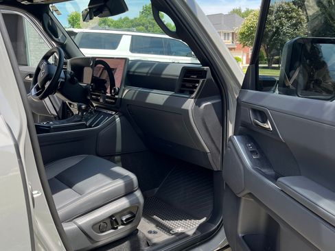 Used 2026 Lexus GX 550 AWD/4WD image 15