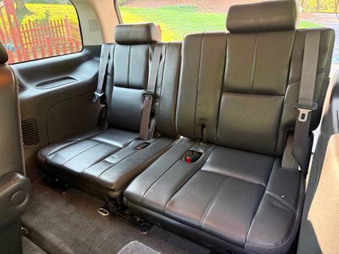Used 2012 Chevrolet Tahoe LT RWD image 9