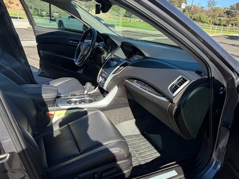 Used 2020 Acura TLX FWD image 9
