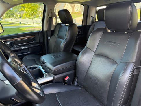 Used 2016 RAM 1500 Laramie w/ Convenience Group AWD/4WD image 17