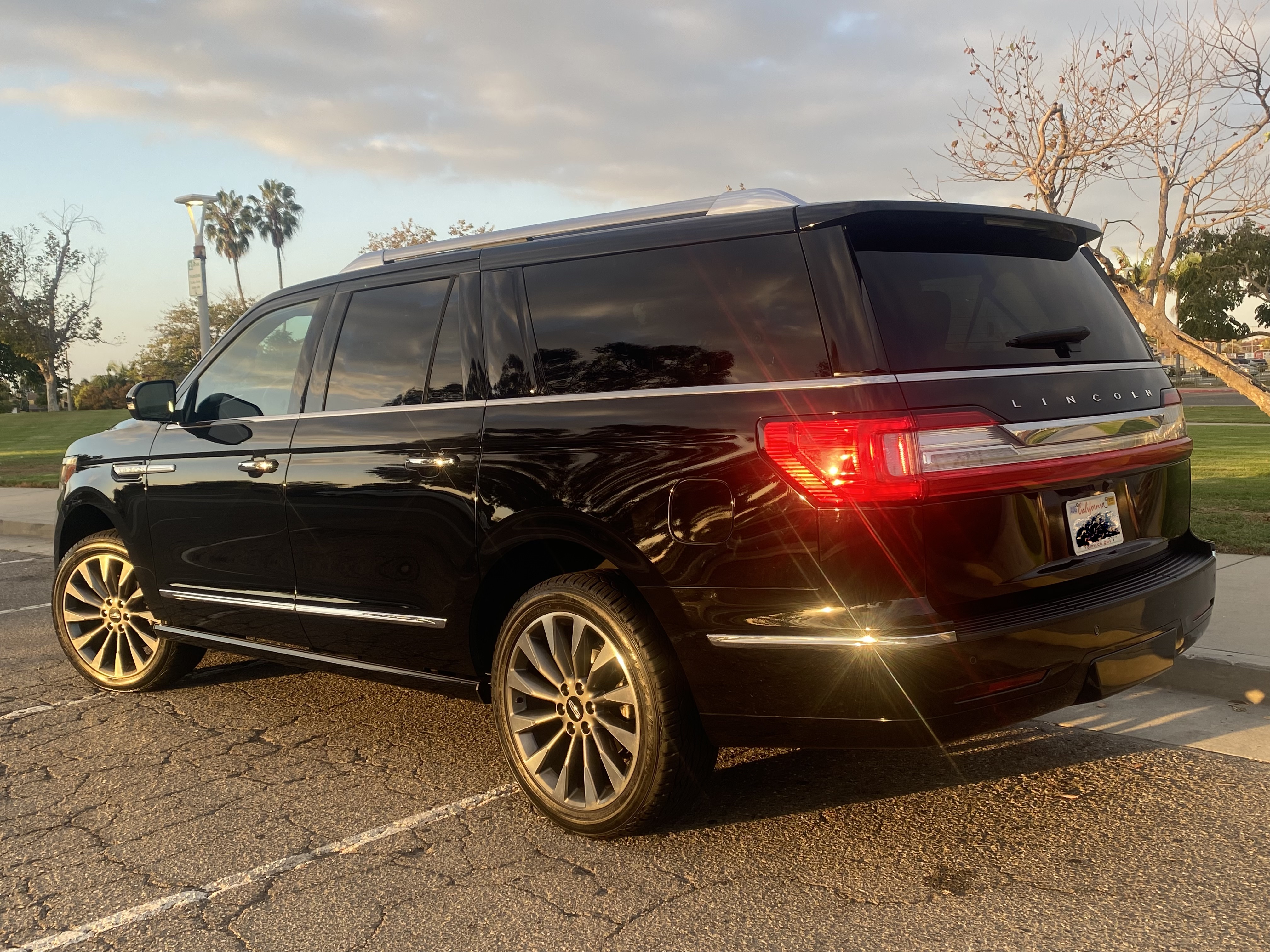 Used 2018 Lincoln Navigator L Select RWD image 4