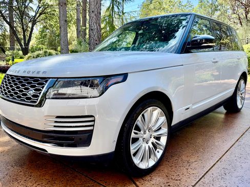 Used 2020 Land Rover Range Rover Long Wheelbase HSE image 16