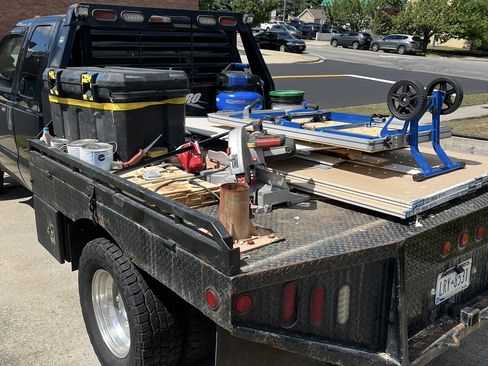 Used 2006 Ford F350 XLT image 2
