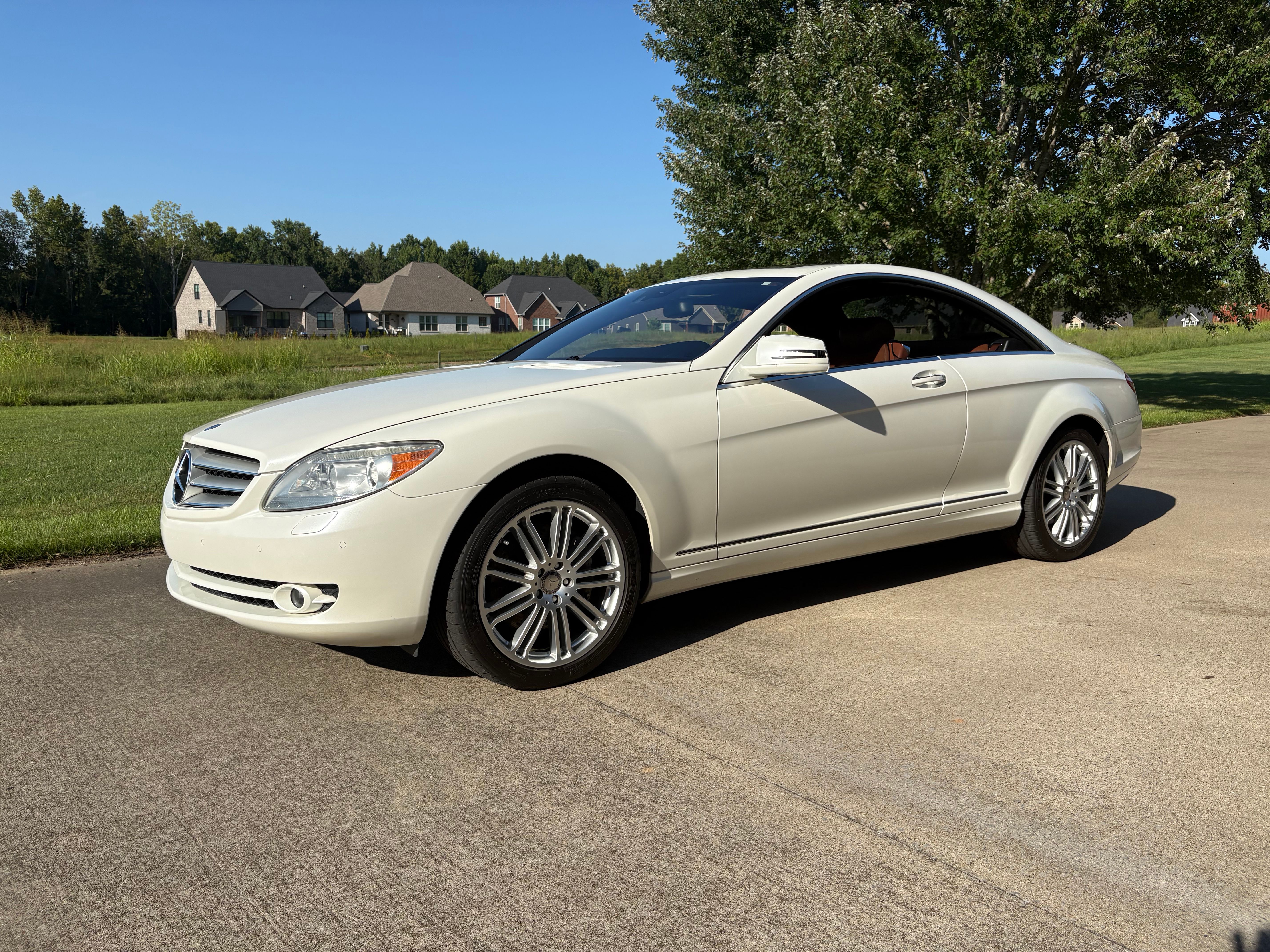 Used 2010 Mercedes-Benz CL 550 4MATIC image 1