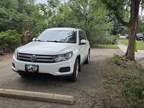 Used 2015 Volkswagen Tiguan S AWD/4WD image 2