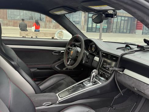 Used 2014 Porsche 911 GT3 image 2